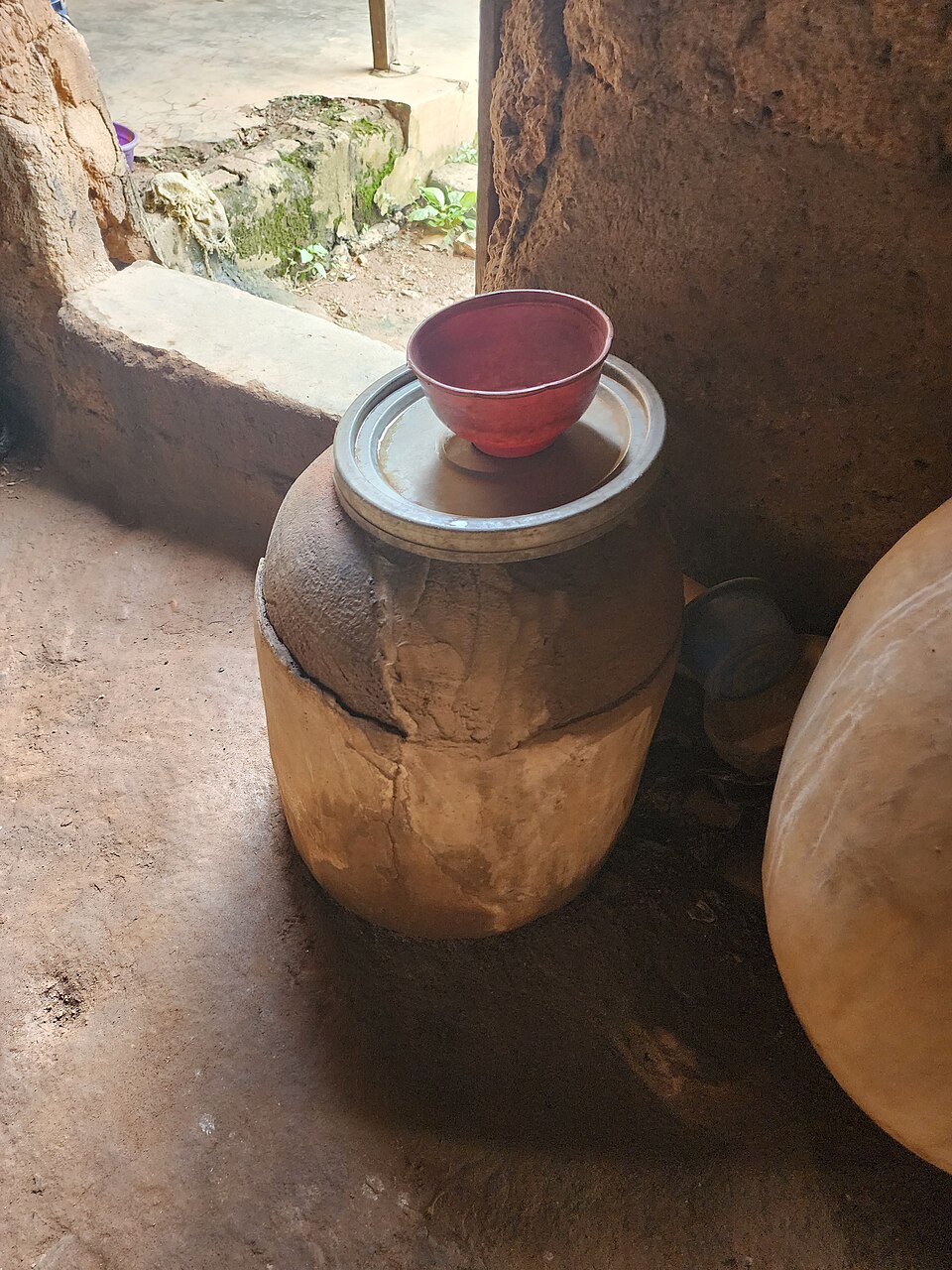 A hand-built, open-fired clay pot from the Ẹbu Akandiẹ pottery centre in Ogbomoso, Nigeria.